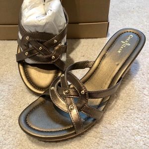 New!!! Cole Haan gold wedges
